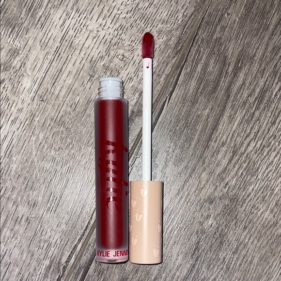 Kylie Jenner Matte Liquid Lipstick - Deep Mauve - Picture 2 of 2